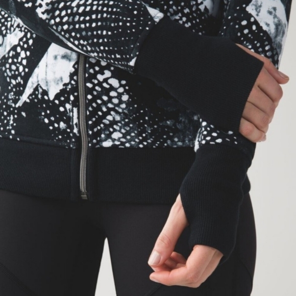 Lululemon Scuba Hoodie III Static Mist White Black / Black, W4IC8S, Size 6 - Picture 5 of 16